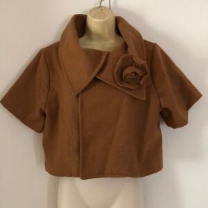 Woman’s warm brown Dirmi winter wool capelet